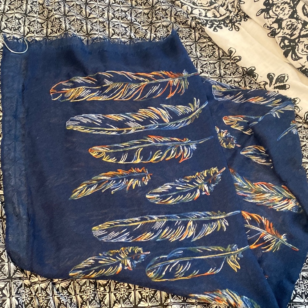 Leaf scarf